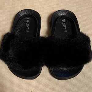 New fluffy toddler sandles